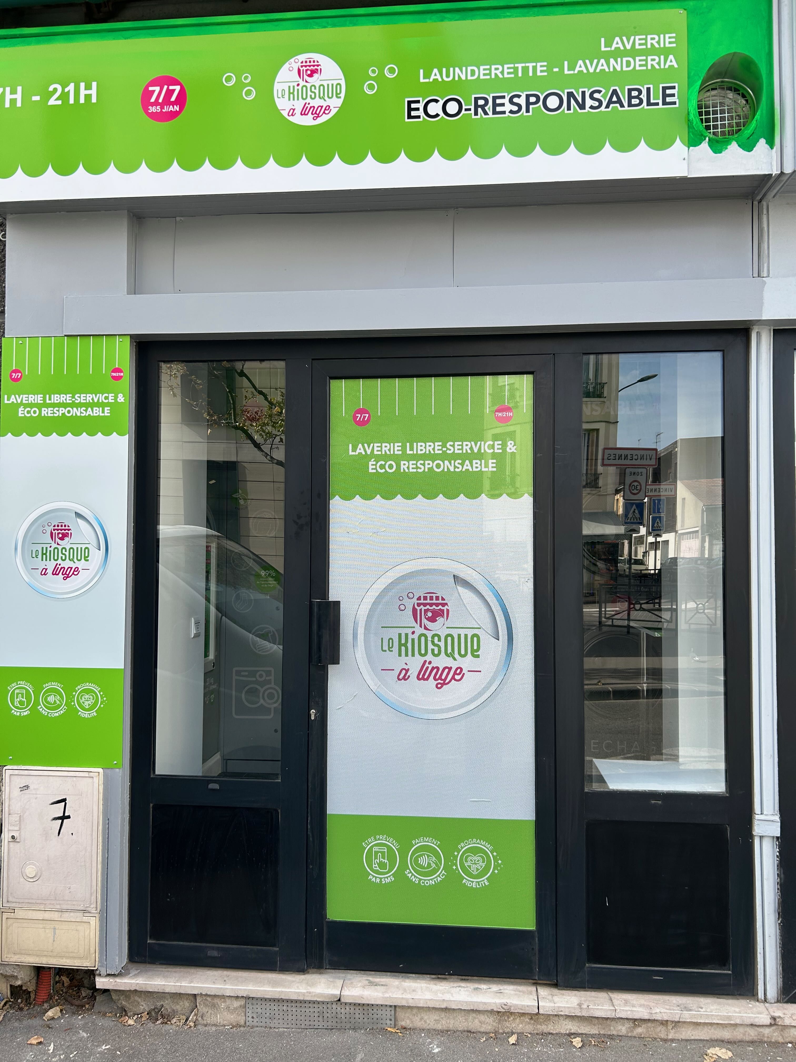 Devanture Le Kiosque à Linge Montreuil